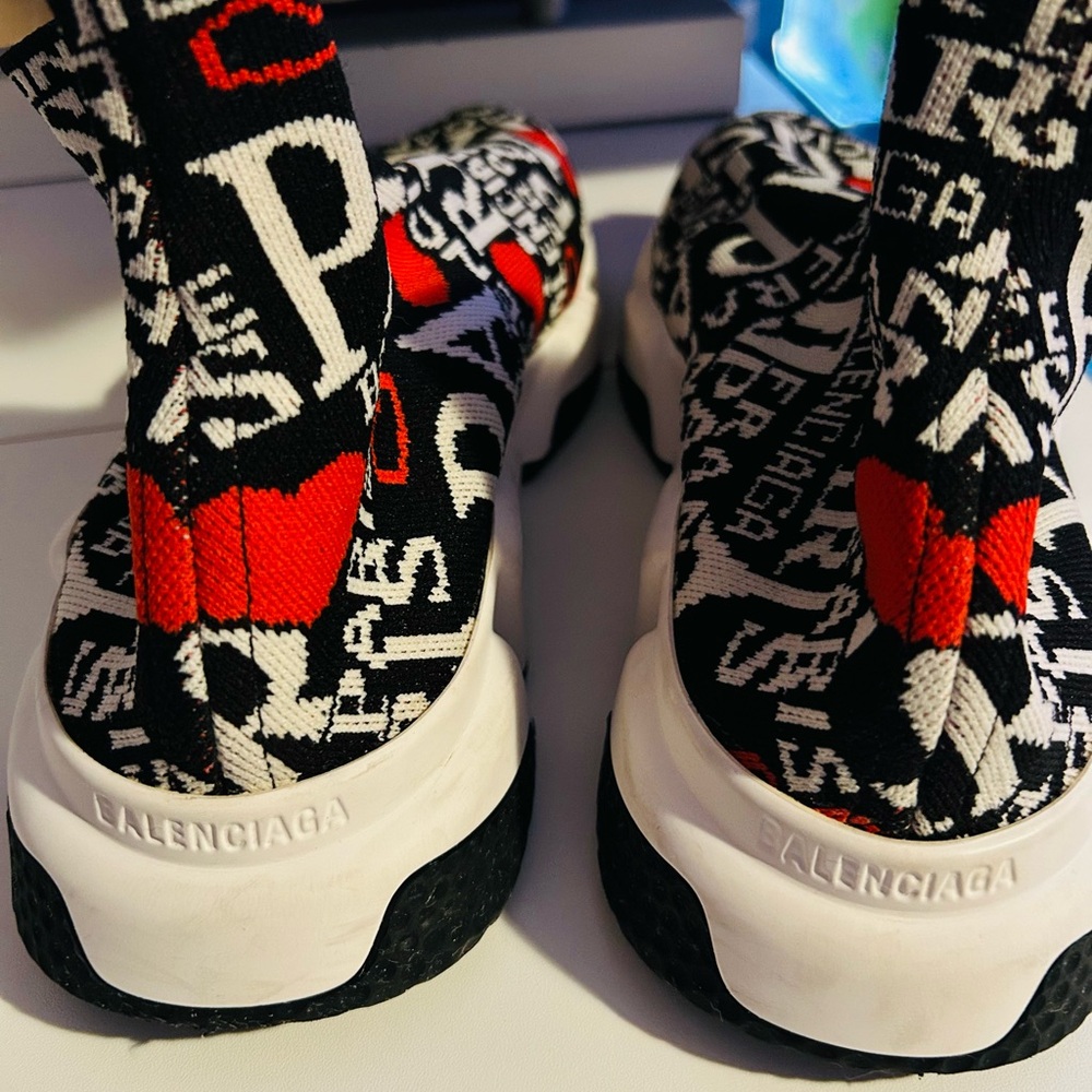 Balenciaga Black and White Paris Print Sneakers - Picture 4 of 8